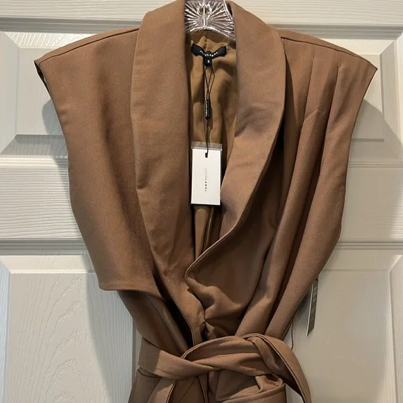 Tan brown vest - Picture 7 of 10